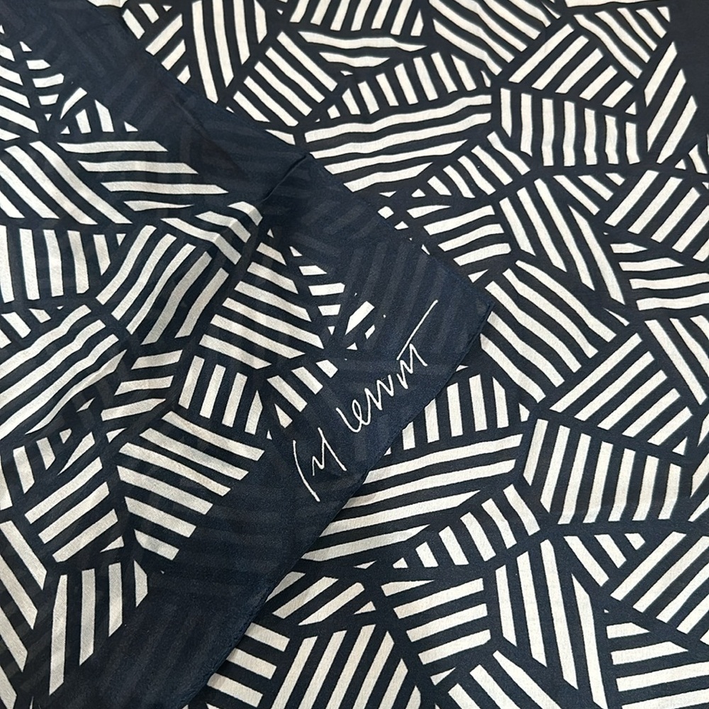 SOL LEWITT for UNIQLO sprz NY Navy blue square 23” scarf NEW - Picture 3 of 6